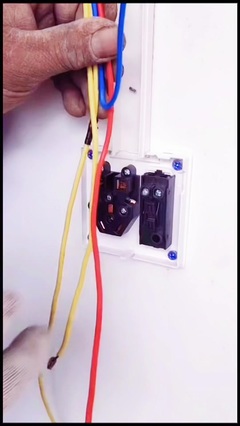 農(nóng)村女水電工的門(mén)簾